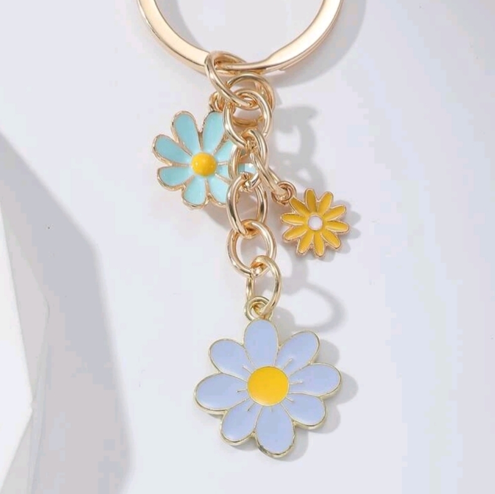 🌼 Adorable Daisy Keychain - Picture 5 of 5